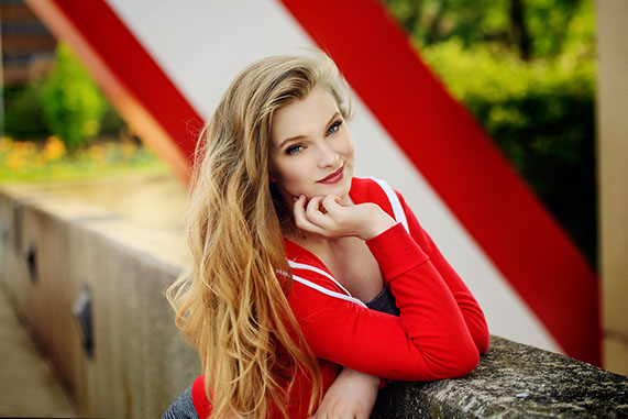 Ann Arbor Michigan and the greater Metro Detroit area, and offering unique Teen and High School Senior Portraits. Garden City High School in Gar