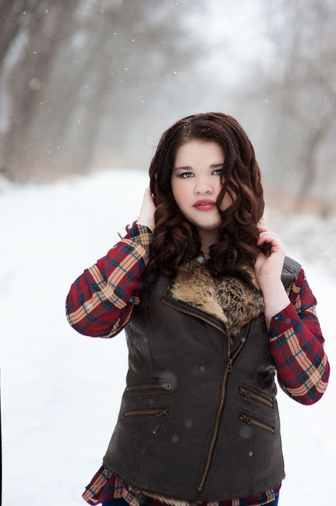Toledo Ohio Senior Portraits, Bedford High School High School Senior portrait session. Holly Omlor Photograpphy 