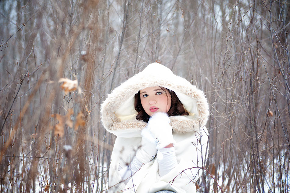 Senior Picture of Bedford High School senior Mackenzie at Wildwood MetroPark. Holly Omlor Photography