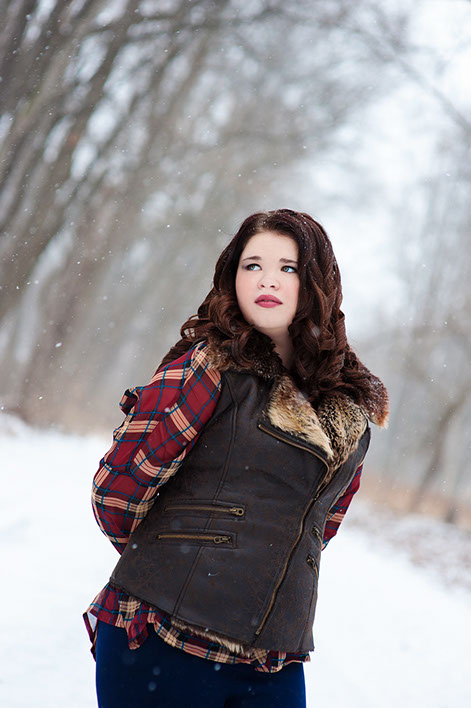 Toledo Ohio Senior Portraits, Bedford High School High School Senior portrait session. Holly Omlor Photograpphy 