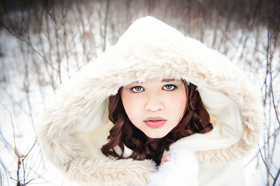 Senior Picture of Bedford High School senior Mackenzie at Wildwood MetroPark. Holly Omlor Photography
