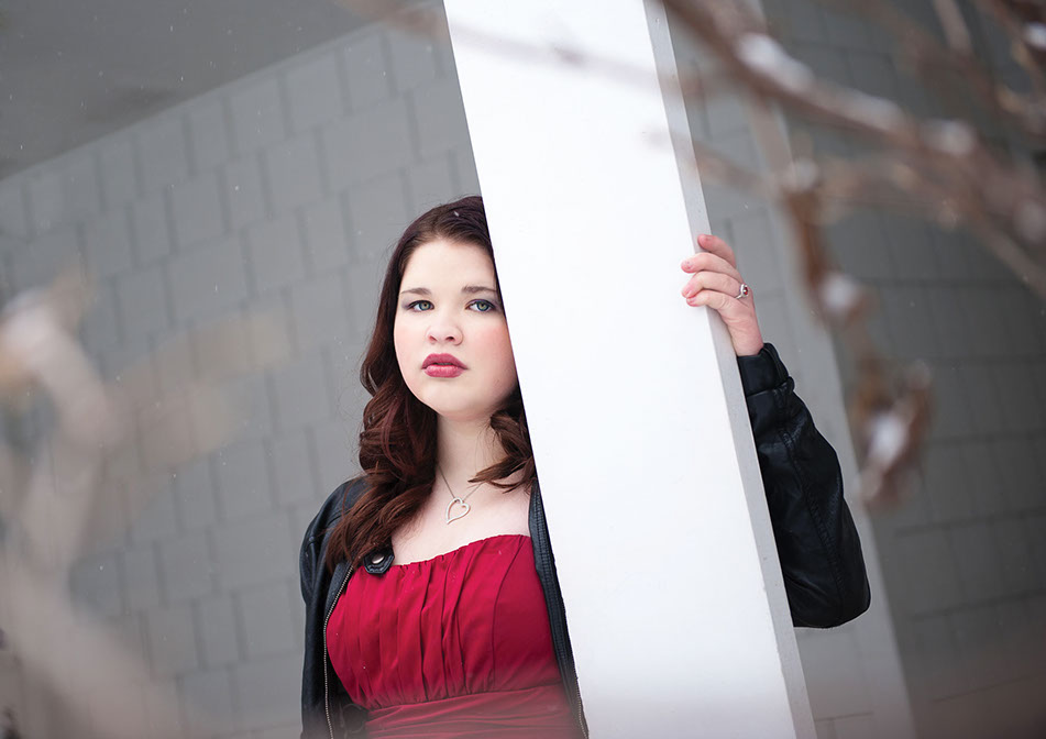 Senior Picture of Bedford High School senior Mackenzie at Wildwood MetroPark. Holly Omlor Photography
