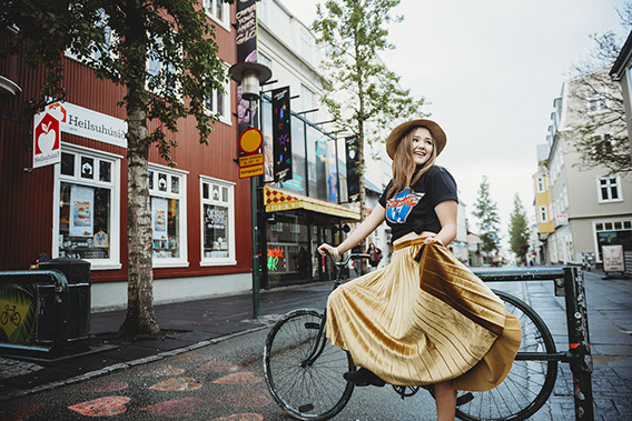 Ann Arbor Michigan and the greater Metro Detroit area, and offering unique Teen and High School Senior Portraits. Garden City High School in Gar